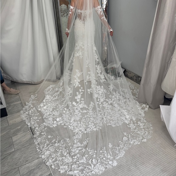 LaceTullShop Accessories - Ivory Lace Cathedral Length Veil